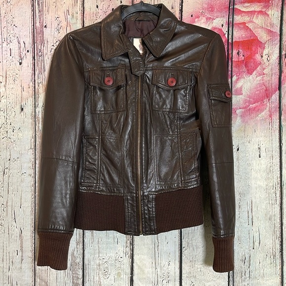 Vintage Brown Leather Jacket Labeled M (XS Fit). - Picture 1 of 8